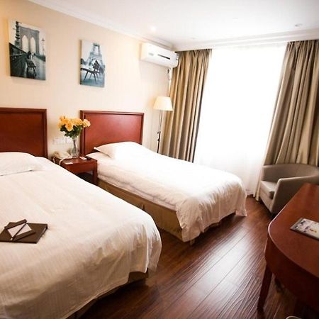 Greentree Inn Anhui Wuhu Zhongshan Road Pedestrian Street Express Hotel Bagian luar foto