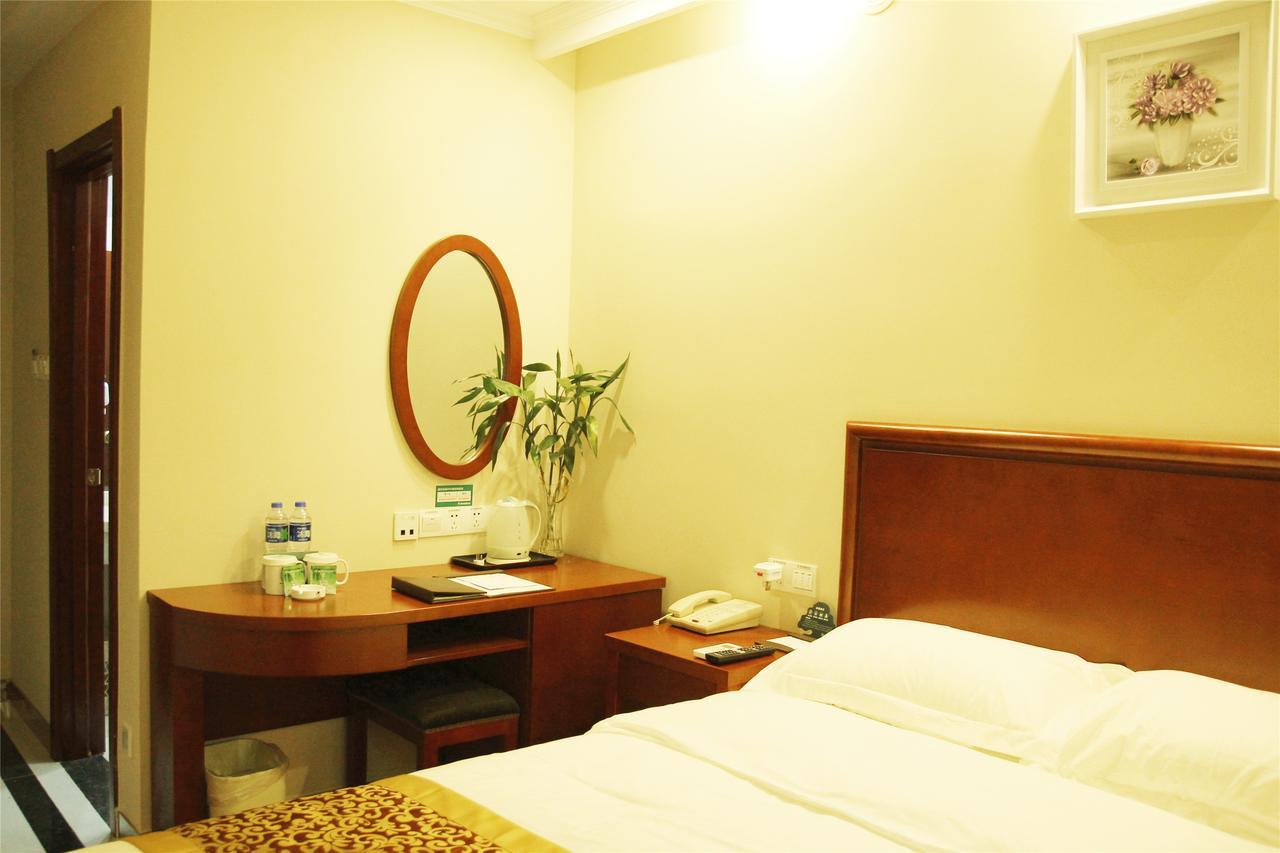 Greentree Inn Anhui Wuhu Zhongshan Road Pedestrian Street Express Hotel Bagian luar foto