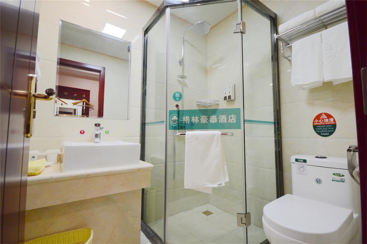 Greentree Inn Anhui Wuhu Zhongshan Road Pedestrian Street Express Hotel Bagian luar foto